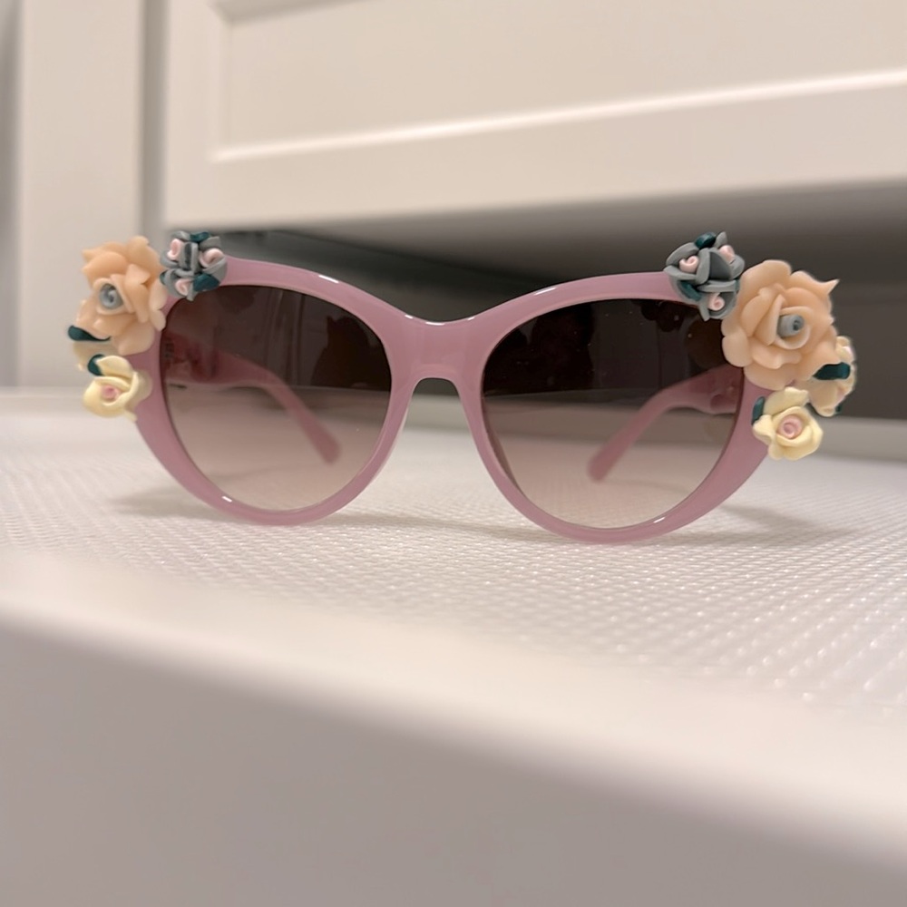 New vintagee style sunglassesss